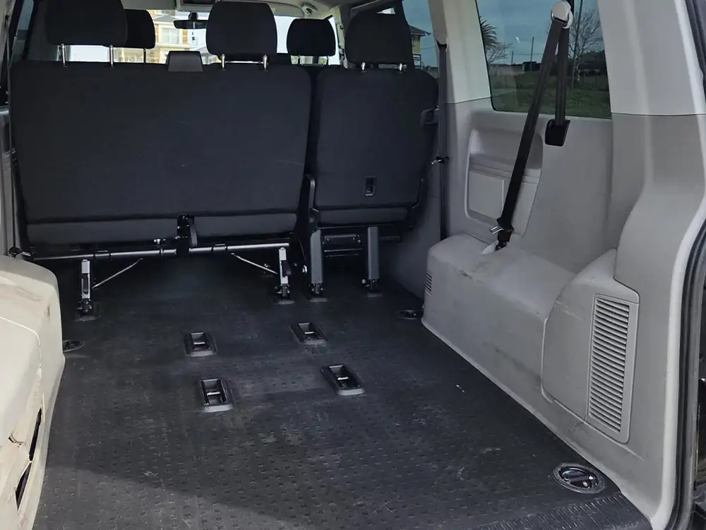 VOLKSWAGEN caravelle