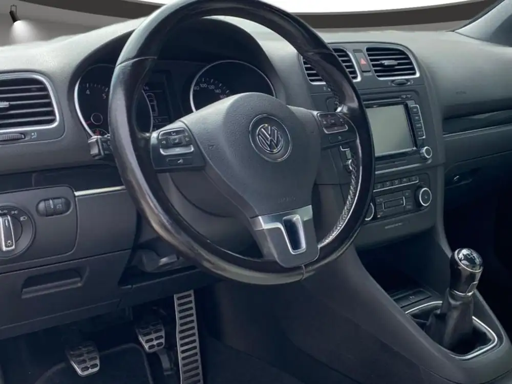 VOLKSWAGEN golf
