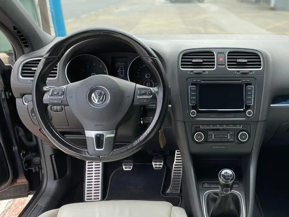 VOLKSWAGEN golf