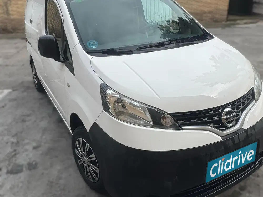 NISSAN nv200