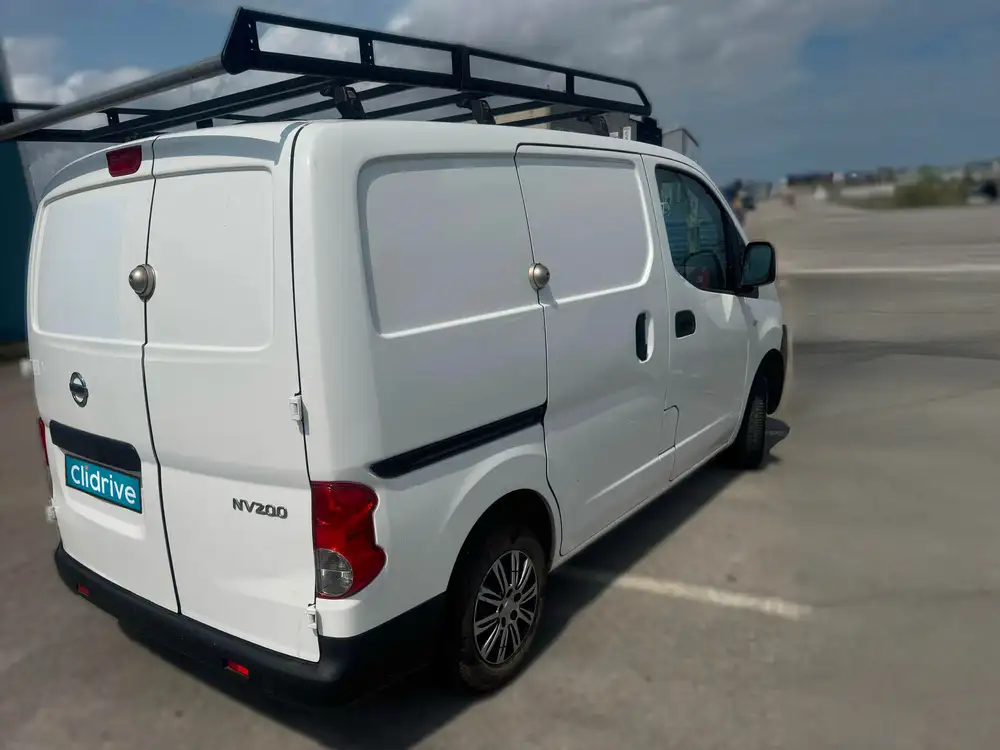NISSAN nv200