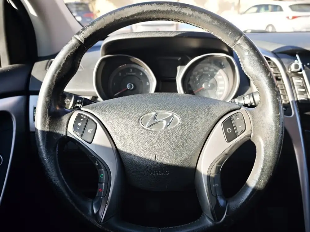 HYUNDAI i30 - Foto 9 | Clidrive
