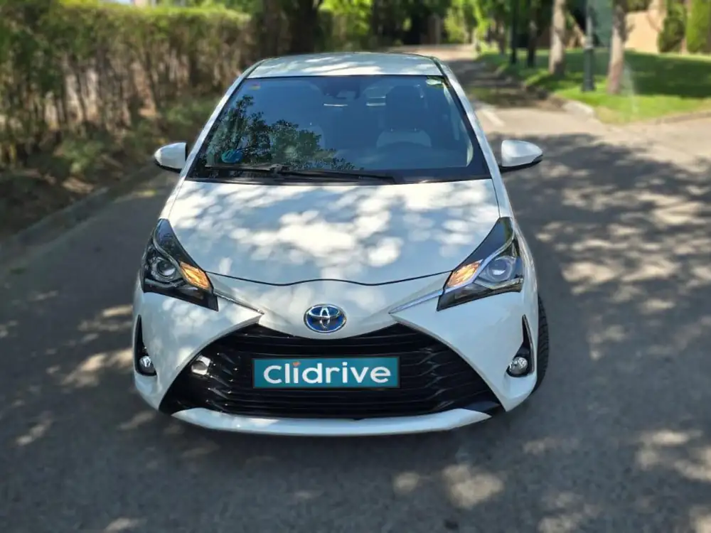 TOYOTA yaris