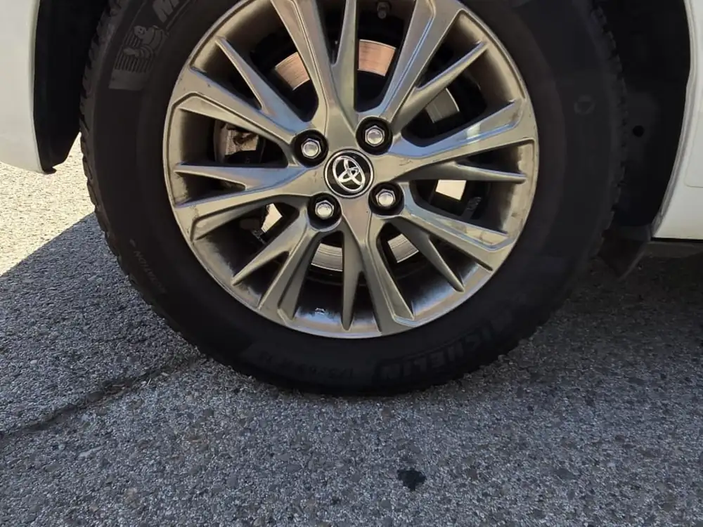 TOYOTA yaris