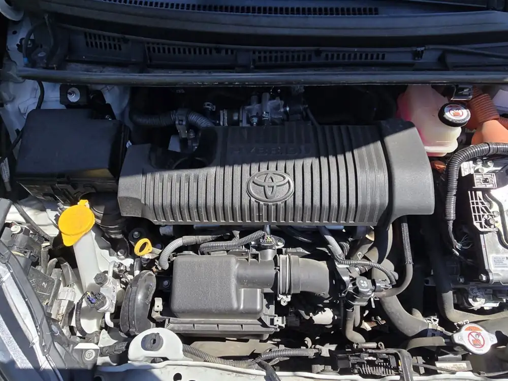 TOYOTA yaris