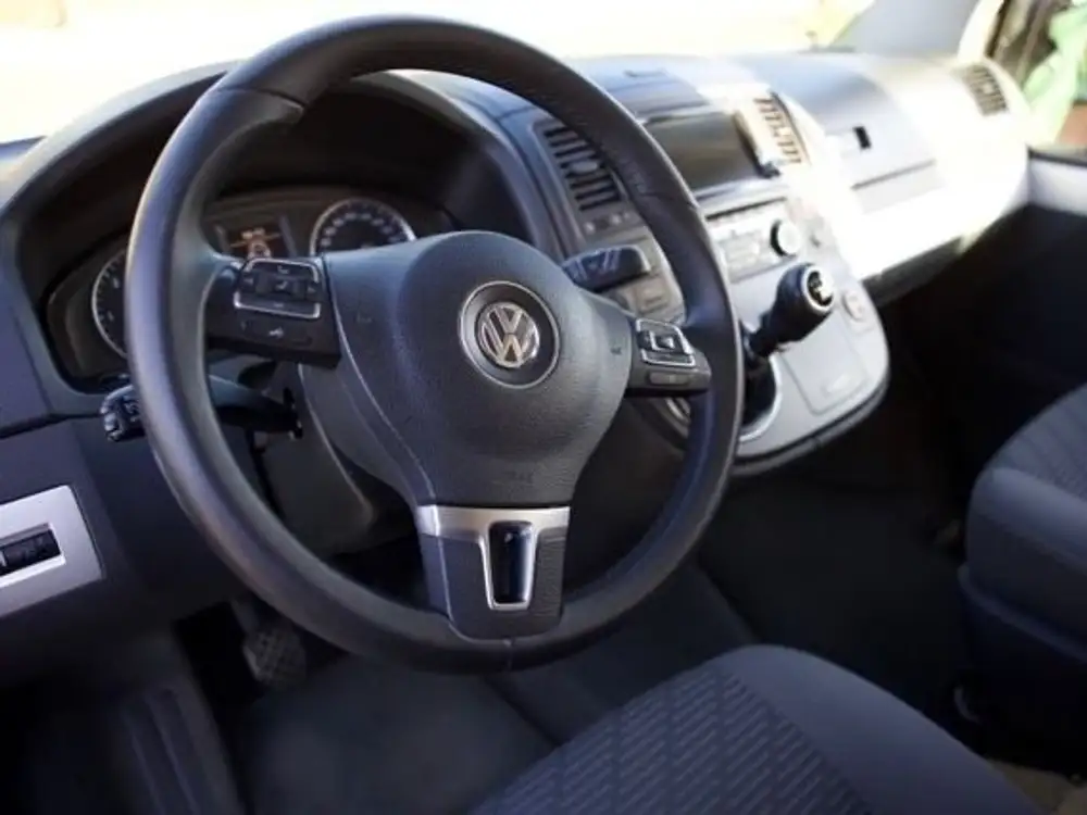 VOLKSWAGEN multivan