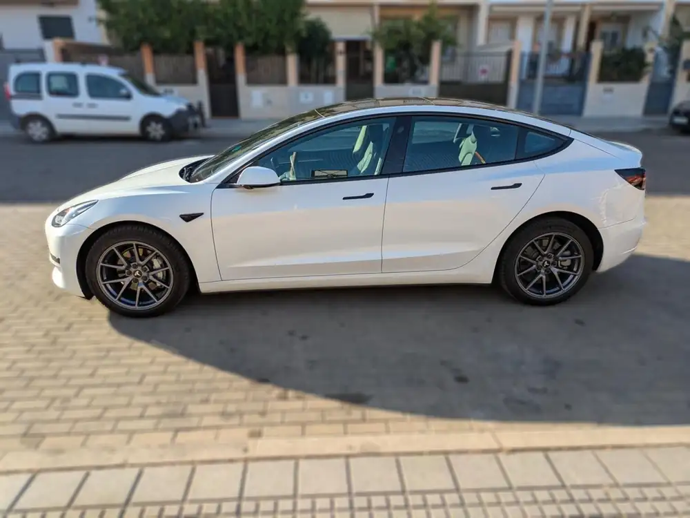 TESLA model 3