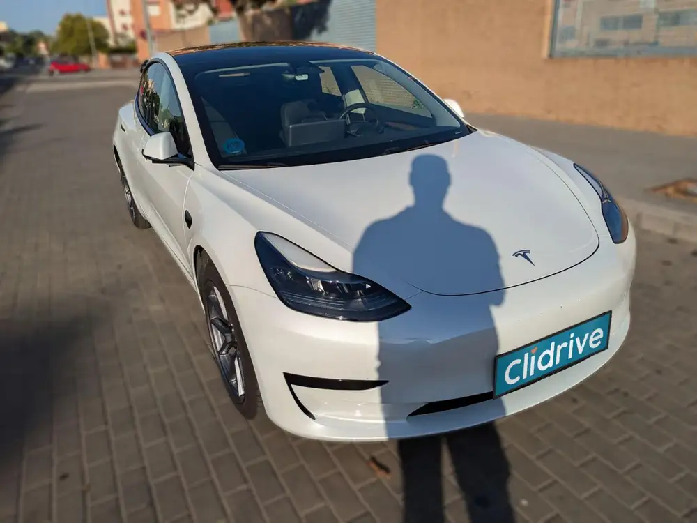 TESLA model 3