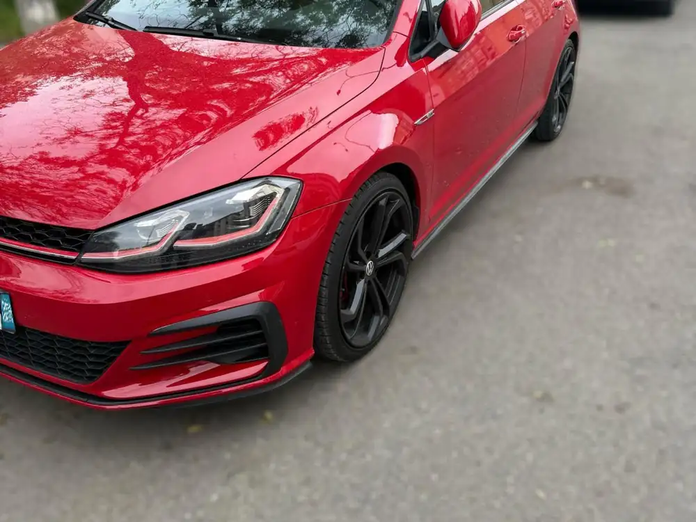 VOLKSWAGEN golf