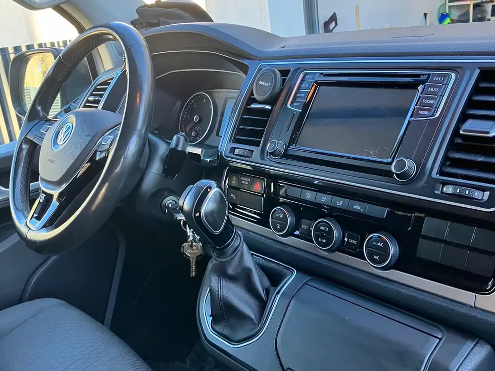 VOLKSWAGEN california