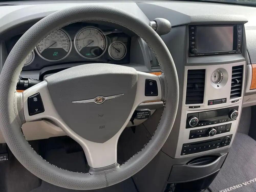 CHRYSLER grand voyager