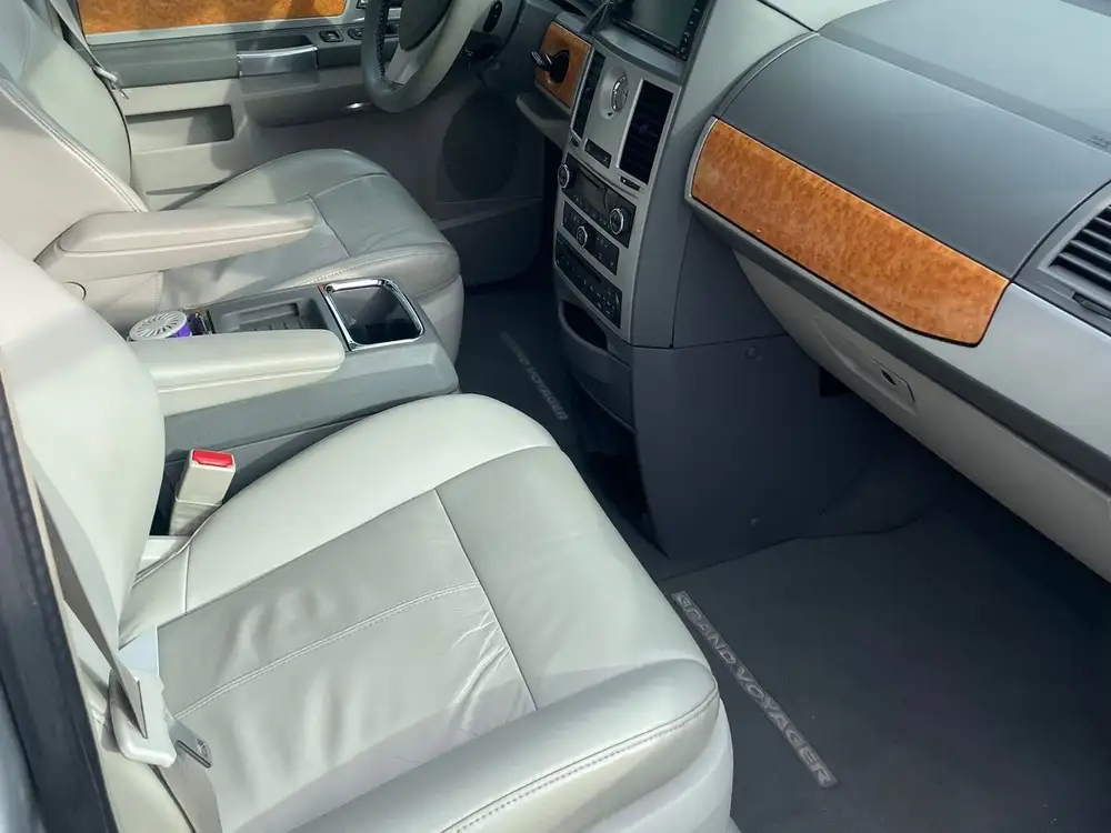 CHRYSLER grand voyager
