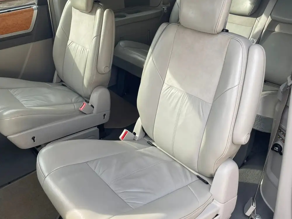 CHRYSLER grand voyager