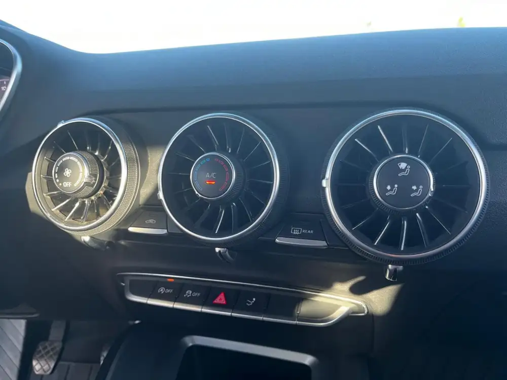 AUDI tt