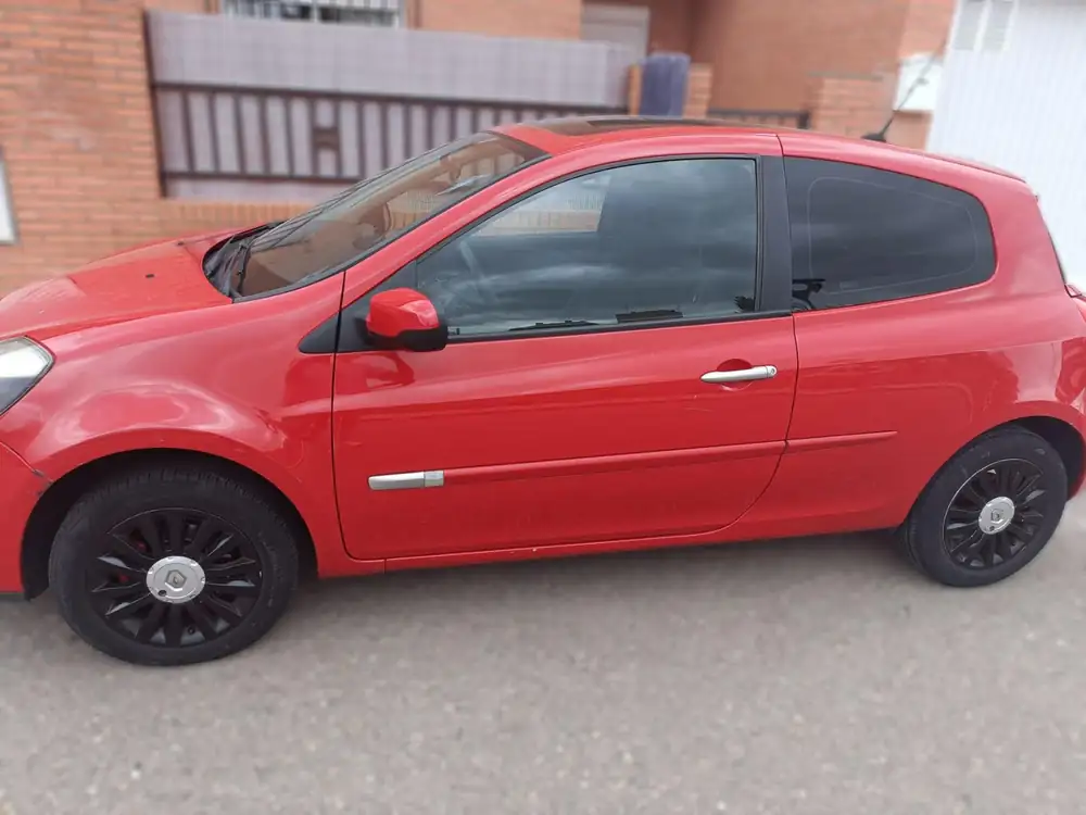 RENAULT clio