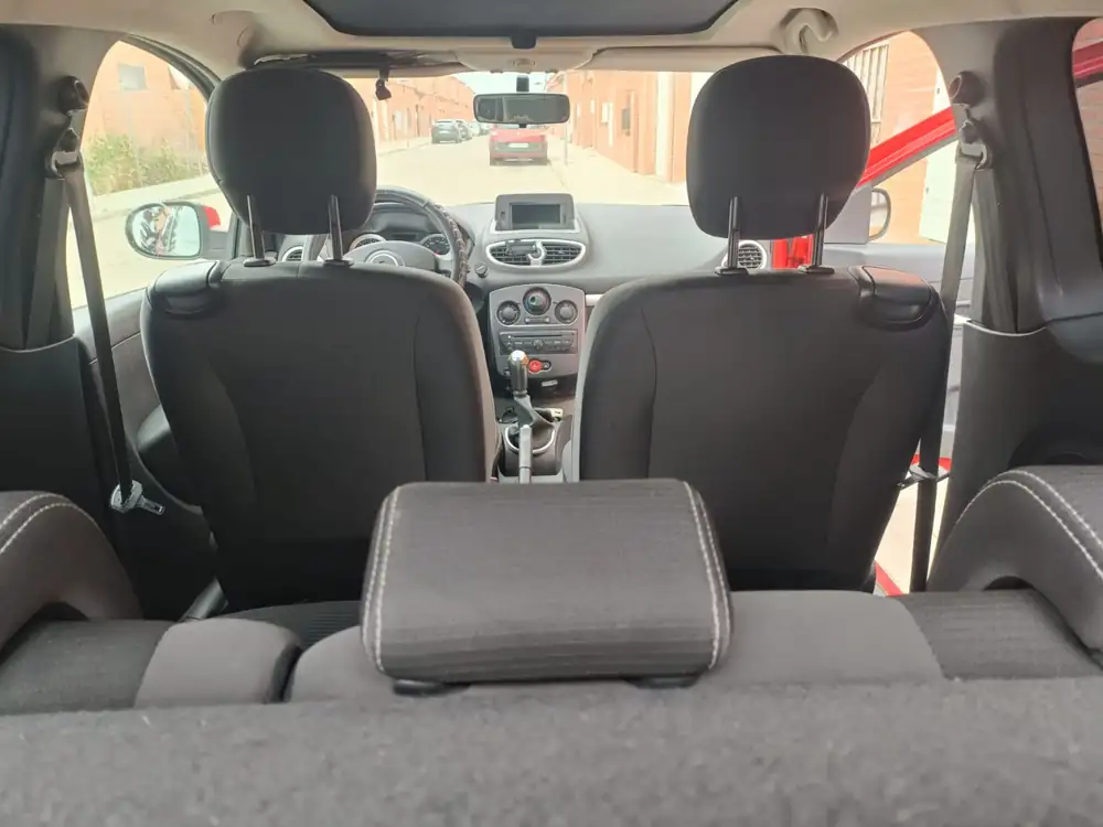 RENAULT clio