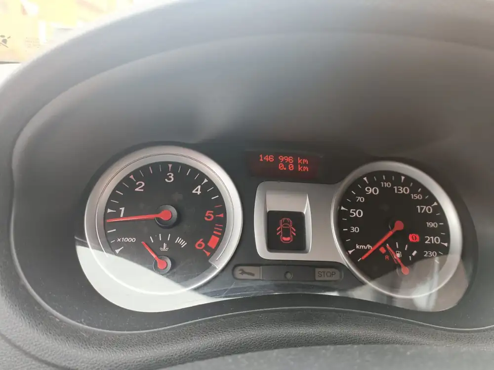 RENAULT clio