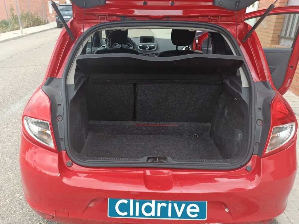 RENAULT clio