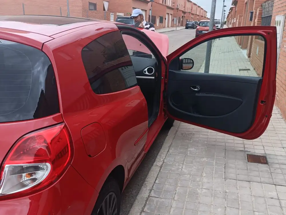 RENAULT clio
