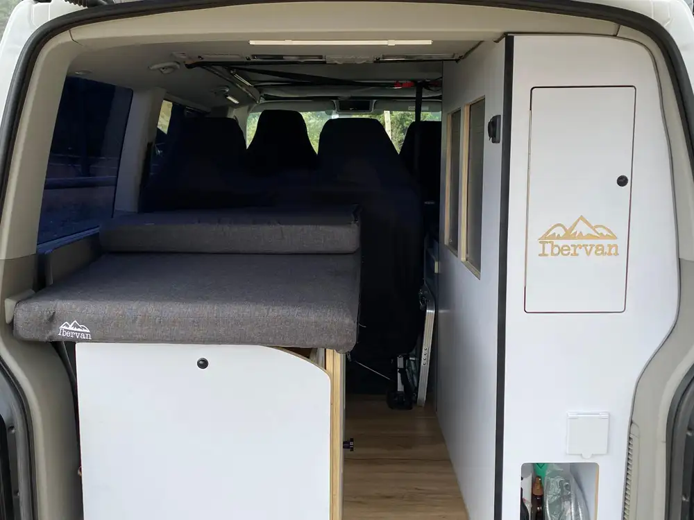 VOLKSWAGEN caravelle