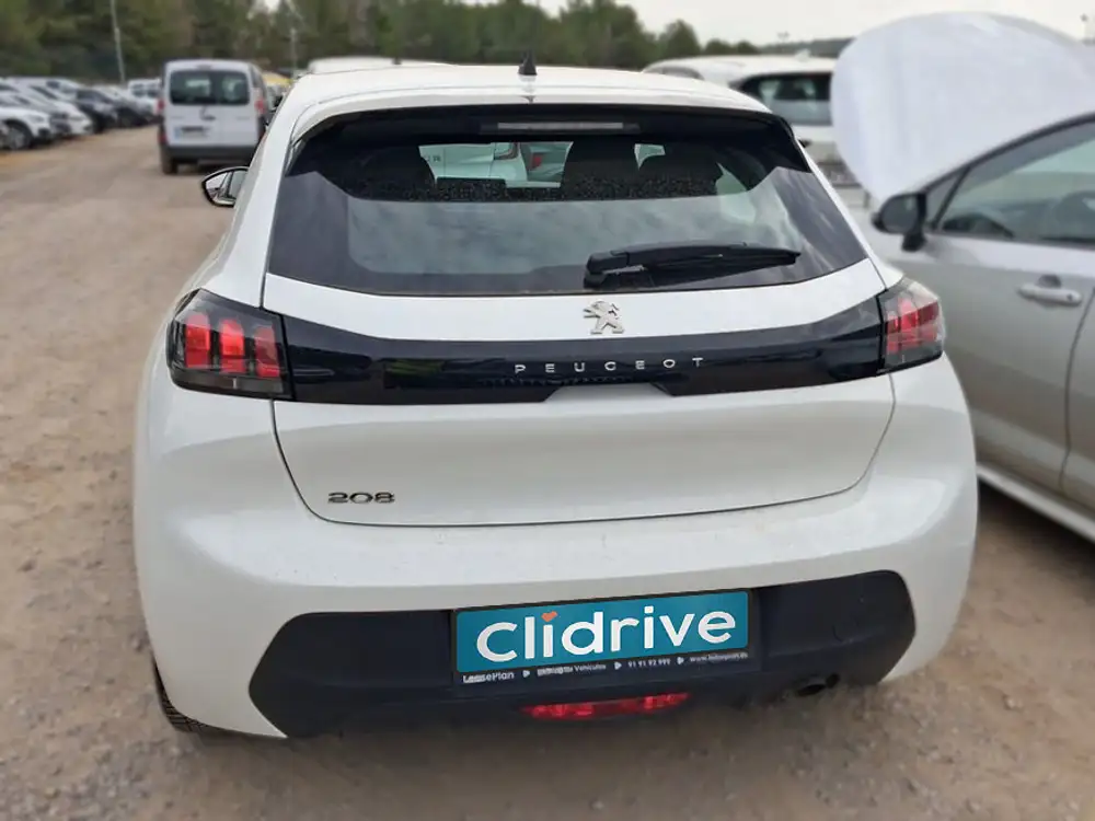 PEUGEOT 208