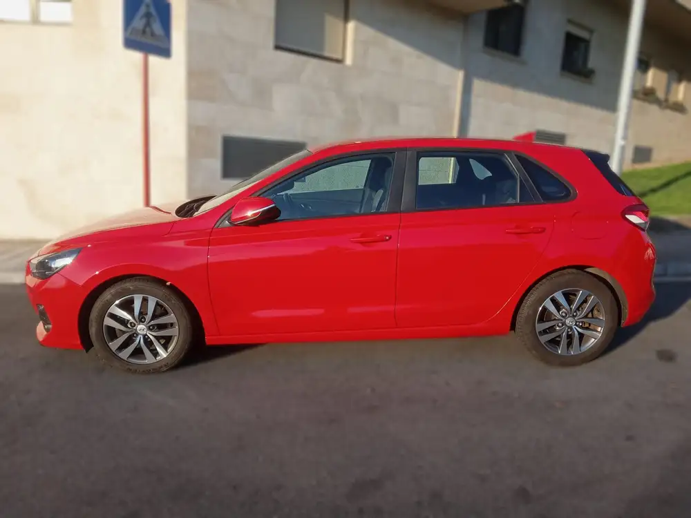 HYUNDAI i30