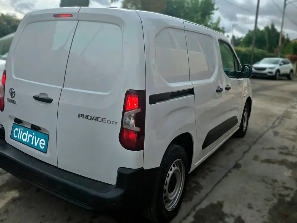 TOYOTA proace city
