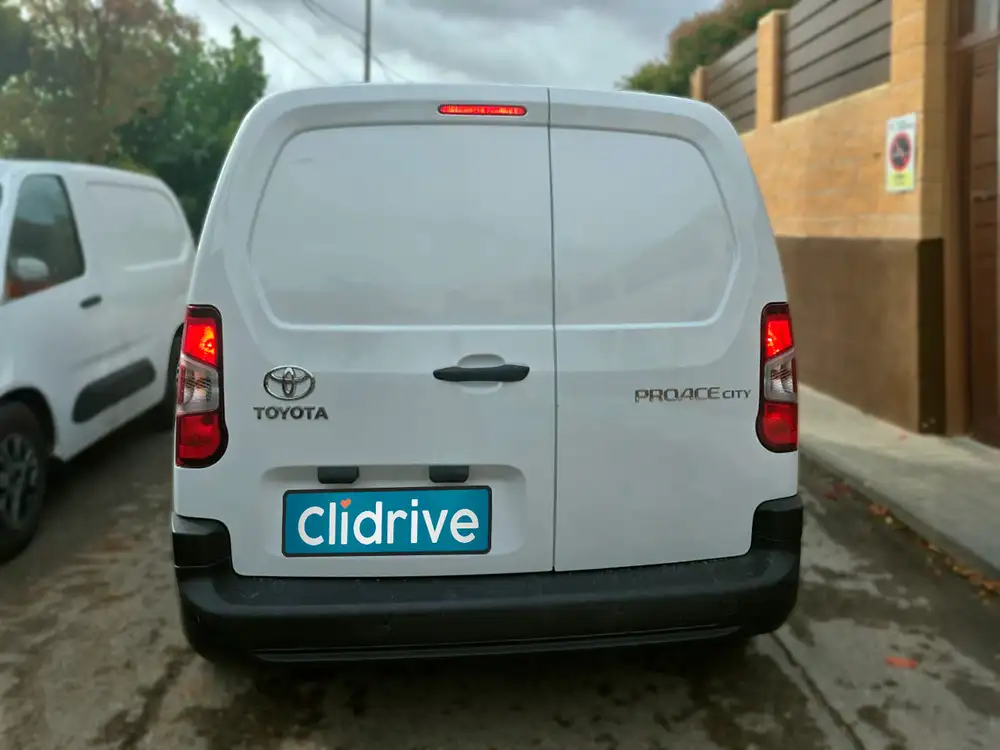 TOYOTA proace city