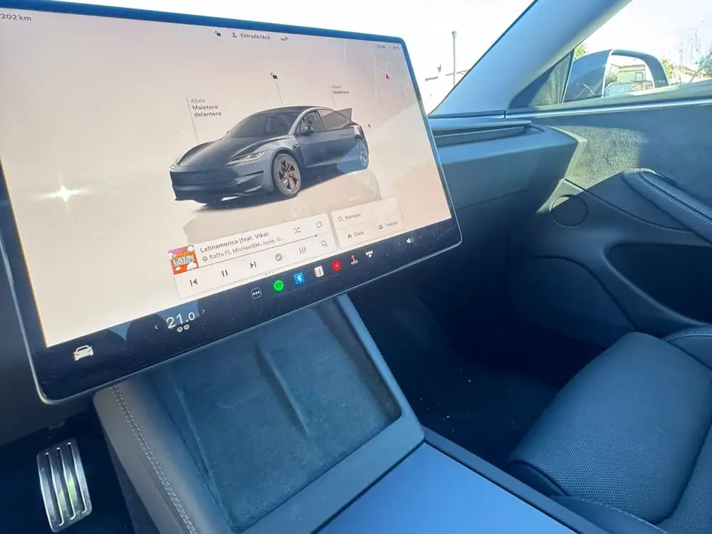 TESLA model 3