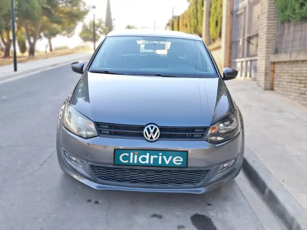 VOLKSWAGEN polo