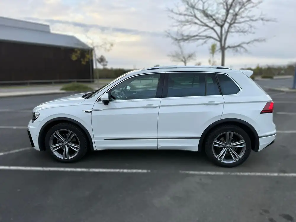 VOLKSWAGEN tiguan