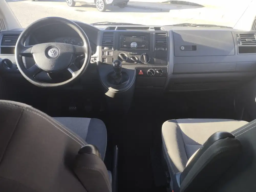 VOLKSWAGEN multivan