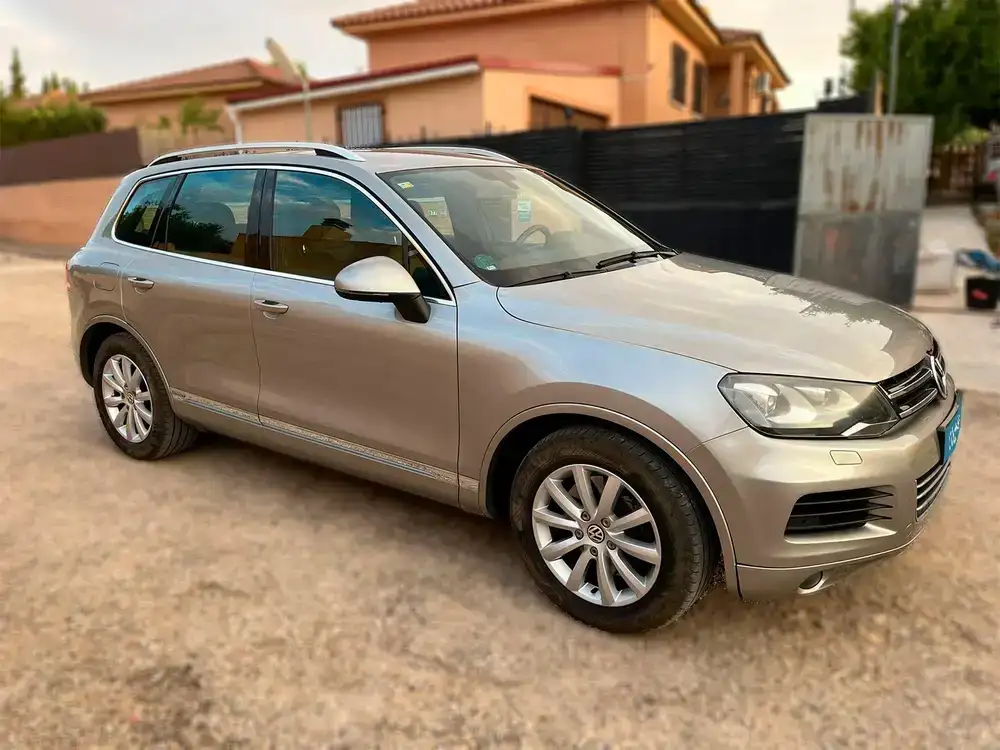 VOLKSWAGEN touareg