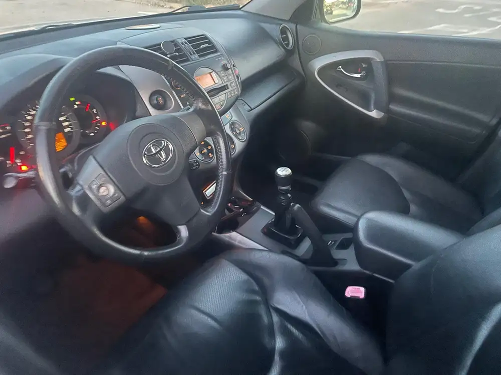 TOYOTA rav4