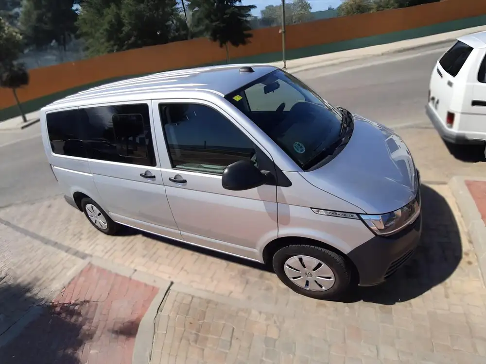 VOLKSWAGEN caravelle