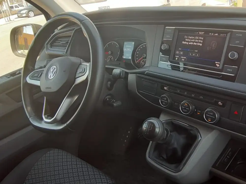 VOLKSWAGEN caravelle