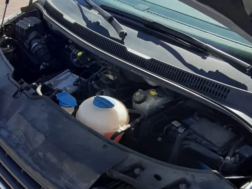 VOLKSWAGEN caravelle