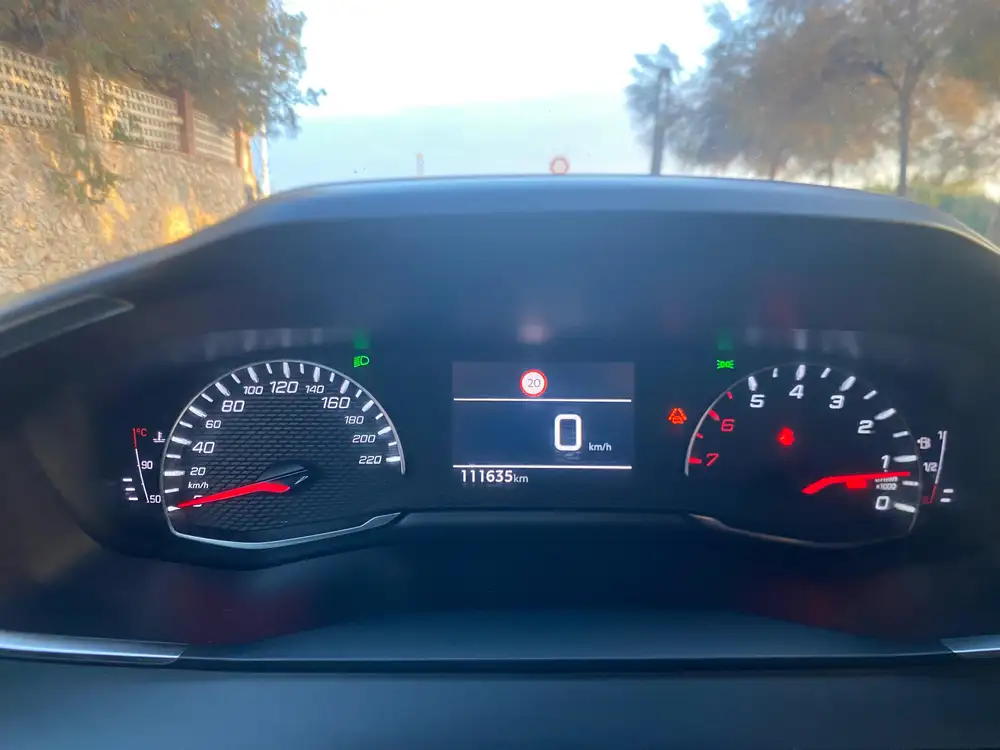 PEUGEOT 208 - Foto 12 | Clidrive