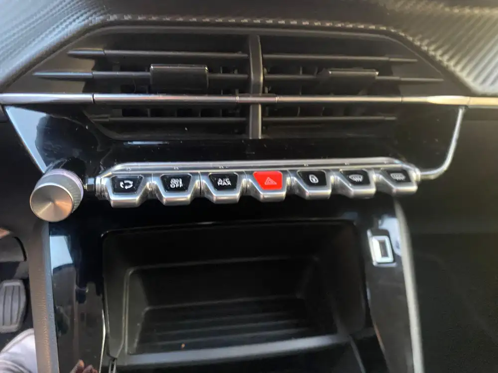 PEUGEOT 208 - Foto 14 | Clidrive