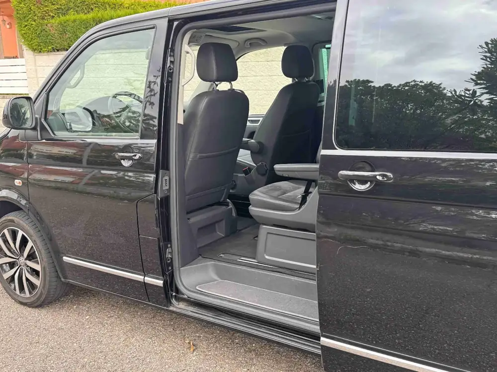 VOLKSWAGEN multivan