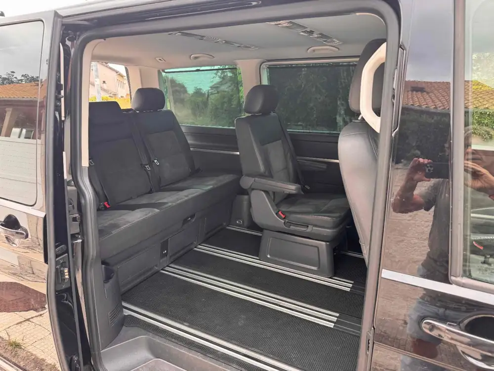 VOLKSWAGEN multivan