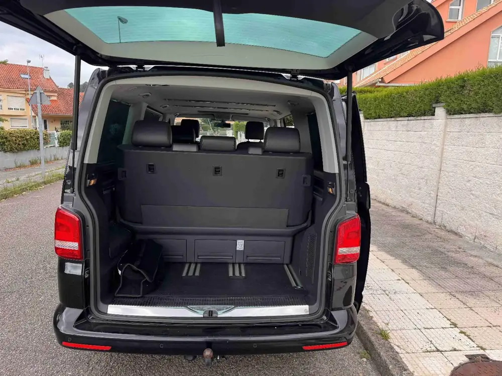 VOLKSWAGEN multivan