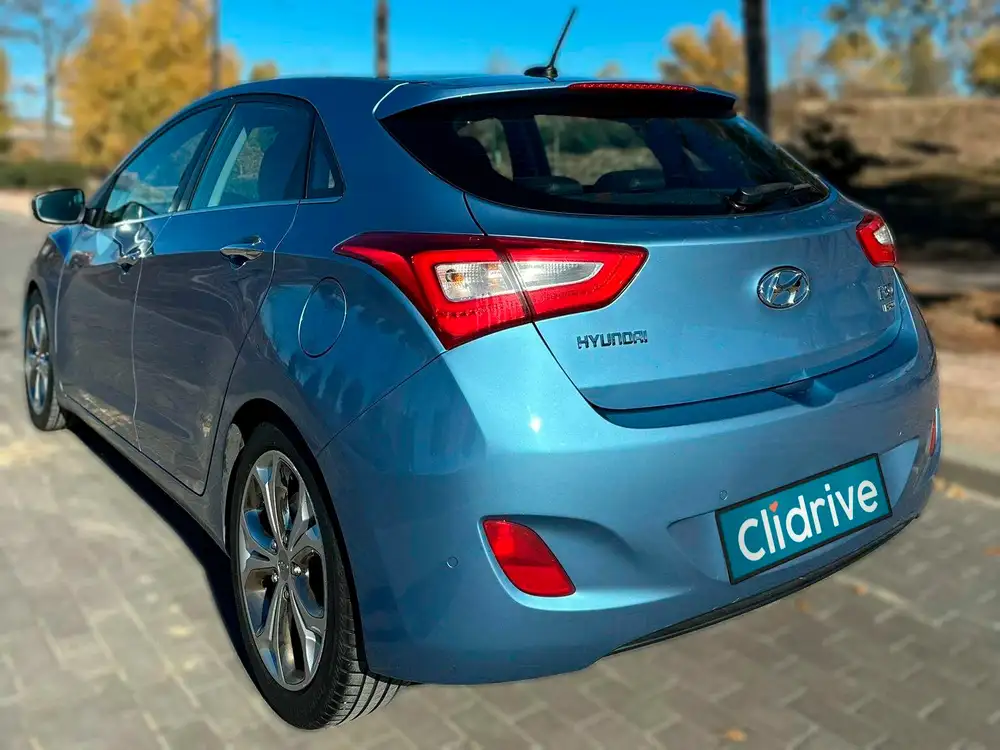 HYUNDAI i30