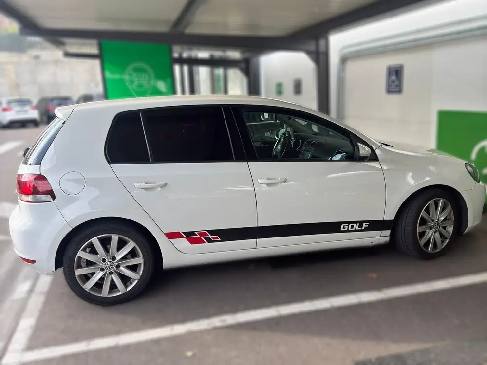 VOLKSWAGEN golf