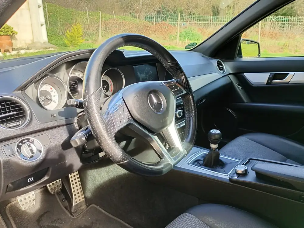 MERCEDES clase c