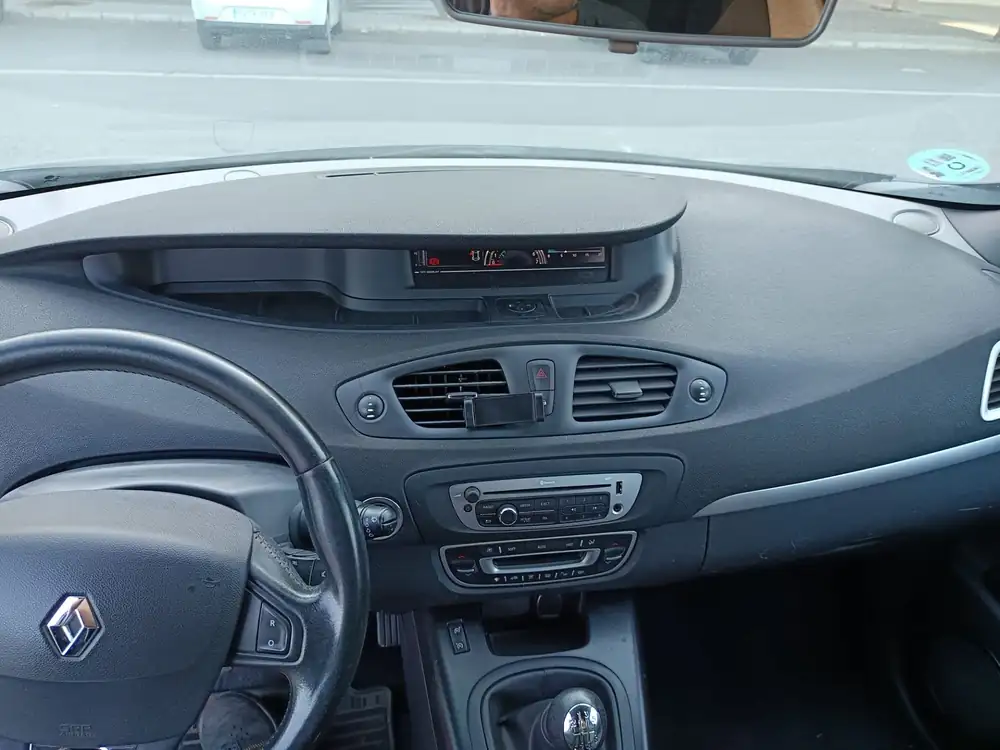 RENAULT scenic