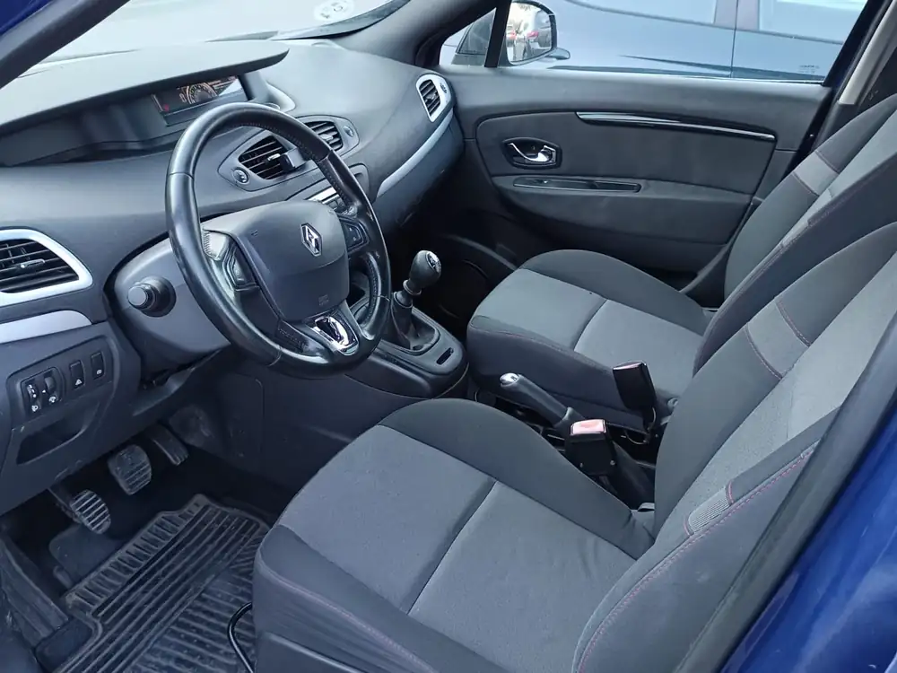 RENAULT scenic