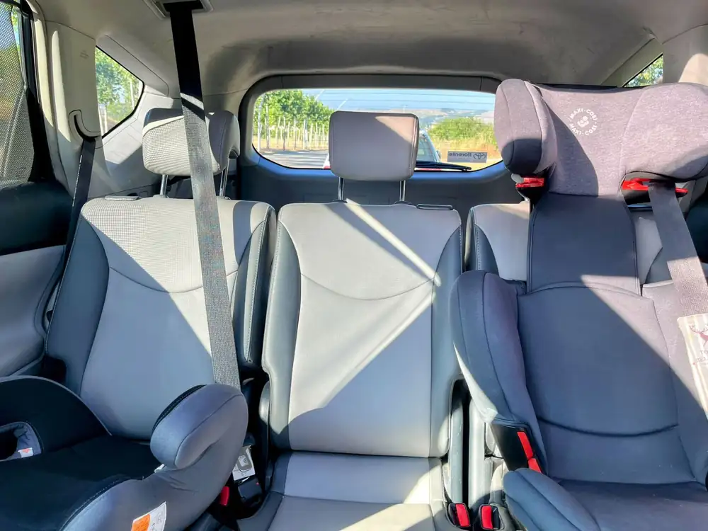 TOYOTA prius+