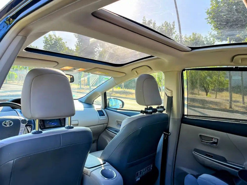 TOYOTA prius+