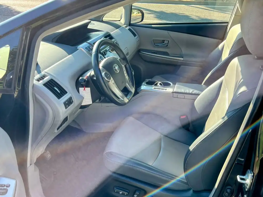 TOYOTA prius+